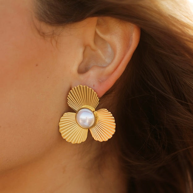 Camelia Pearl Shell Flower Earrings