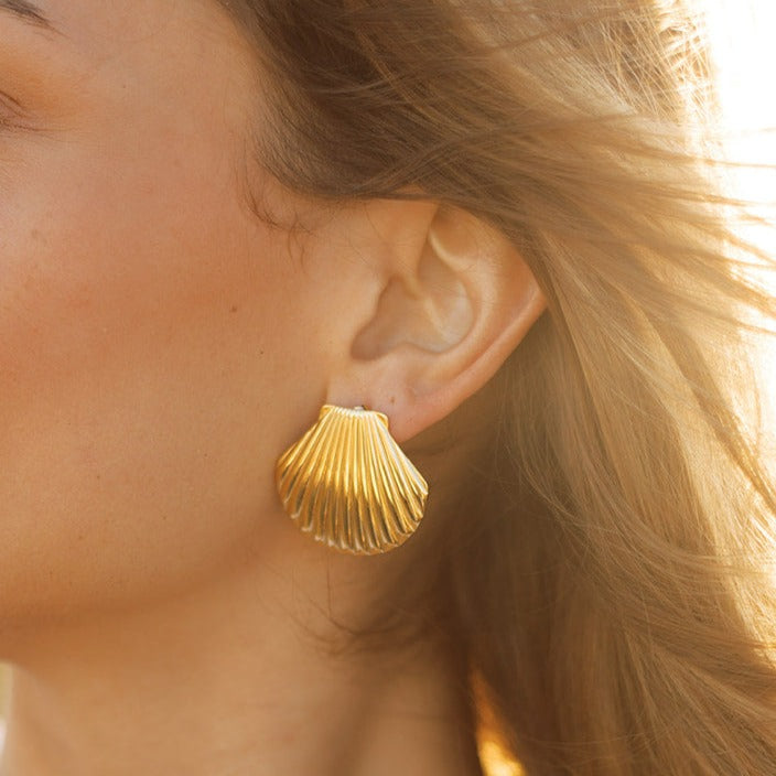 Delphine Shell Stud Earrings