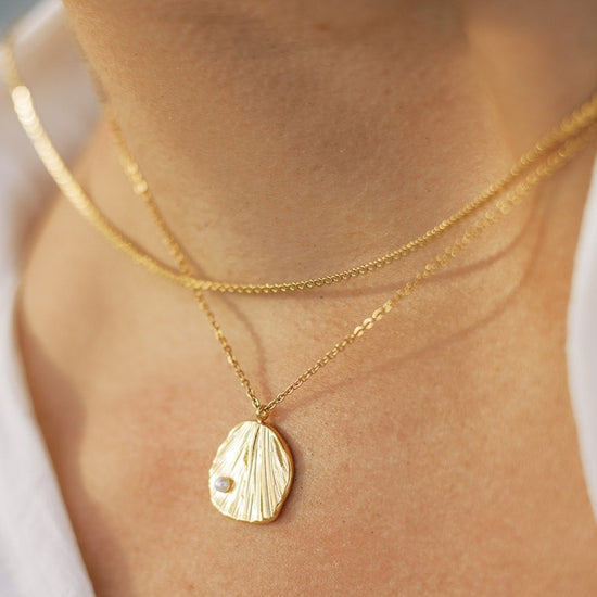 Annabelle Shell with Pearl Necklace
